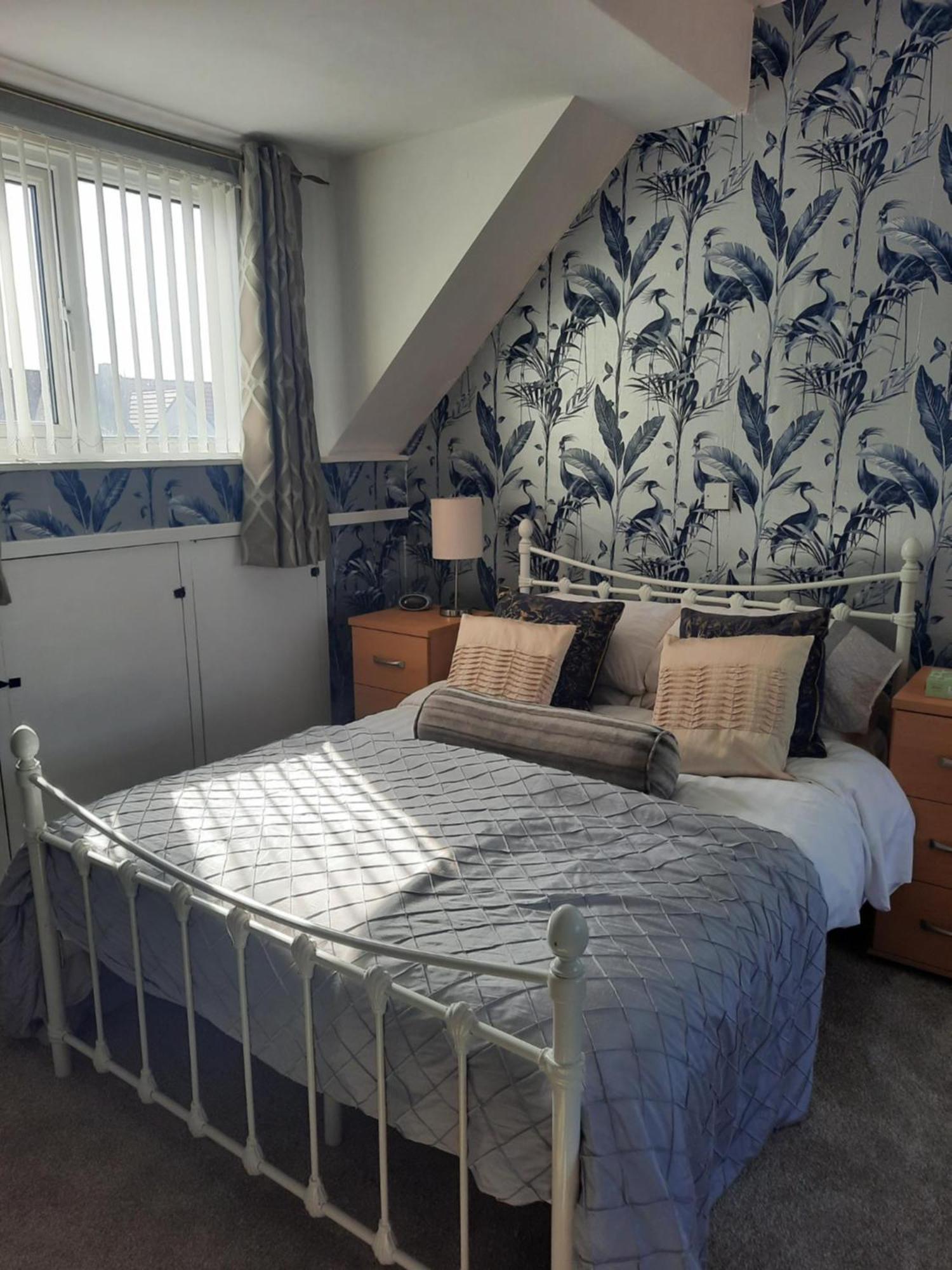 Rosaire With Private Car Park Bed & Breakfast Llandudno Exterior photo