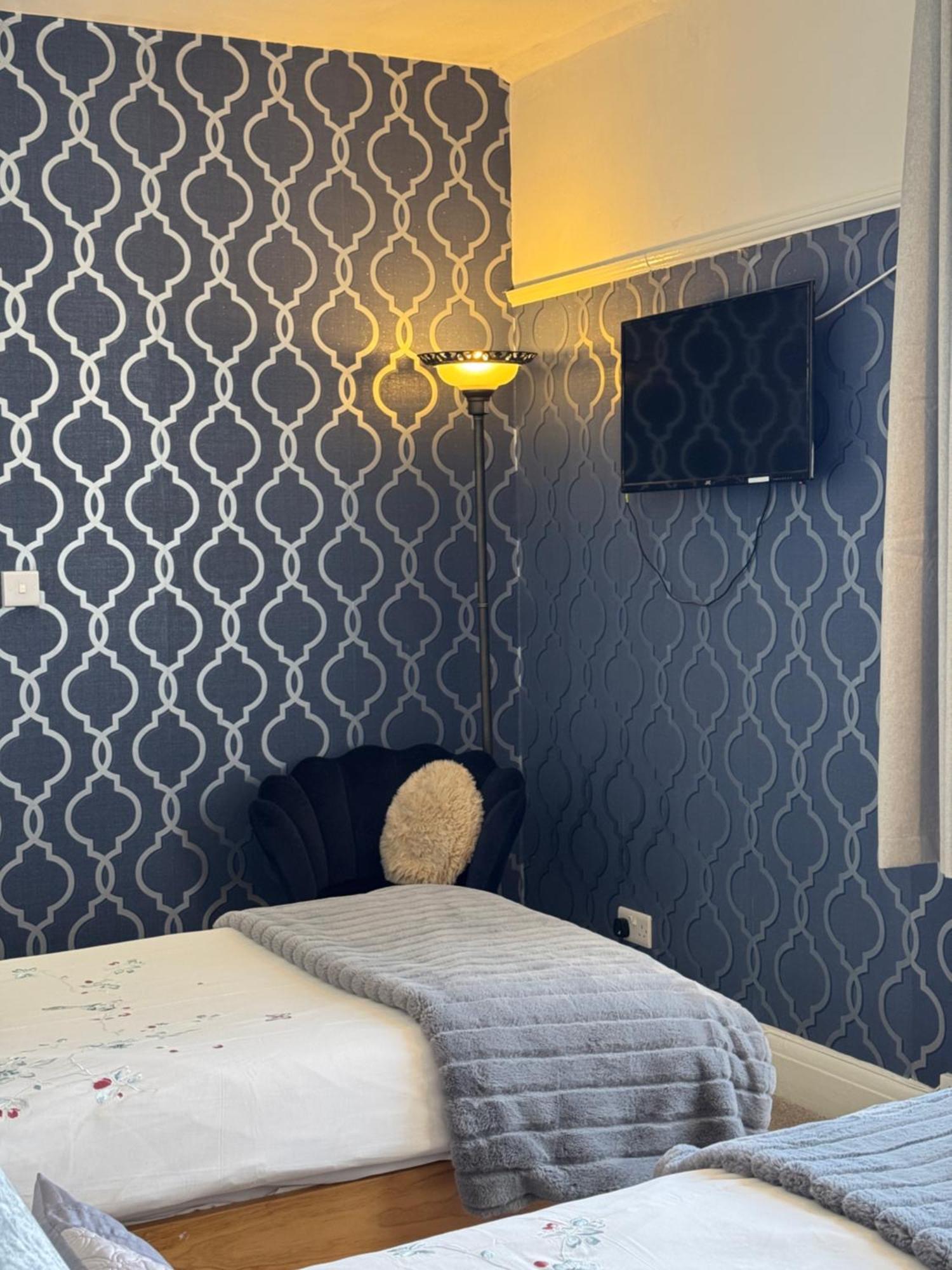 Rosaire With Private Car Park Bed & Breakfast Llandudno Exterior photo