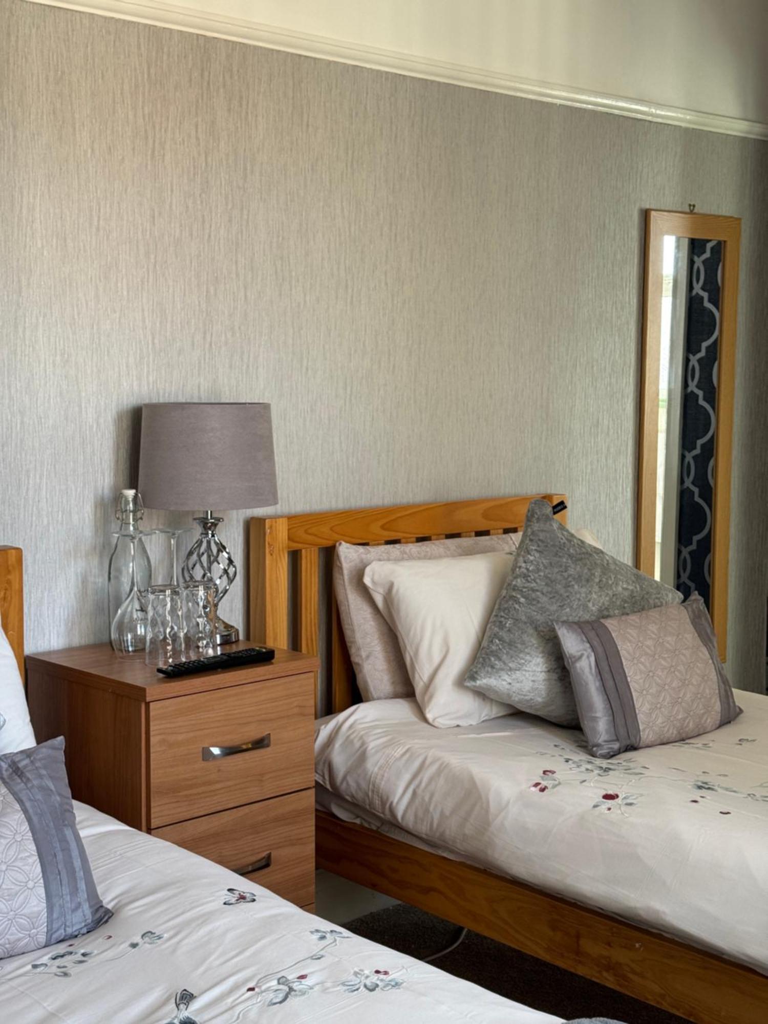 Rosaire With Private Car Park Bed & Breakfast Llandudno Exterior photo